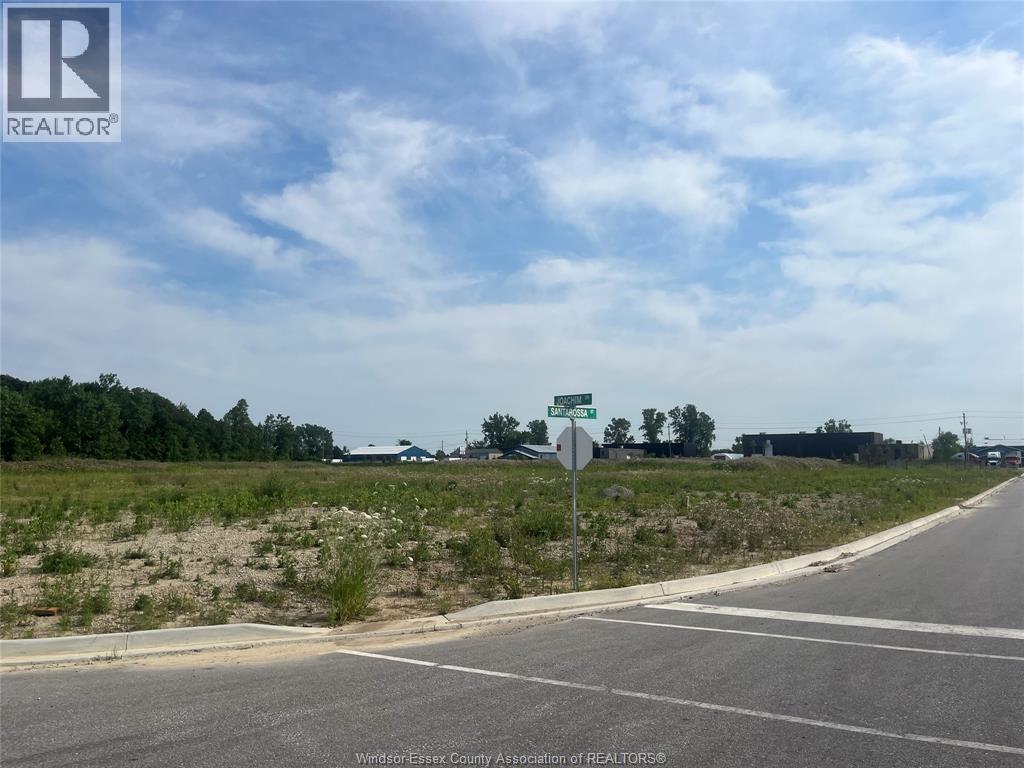 5000 Santarossa, Tecumseh, Ontario  N0R 1K0 - Photo 1 - 26011511