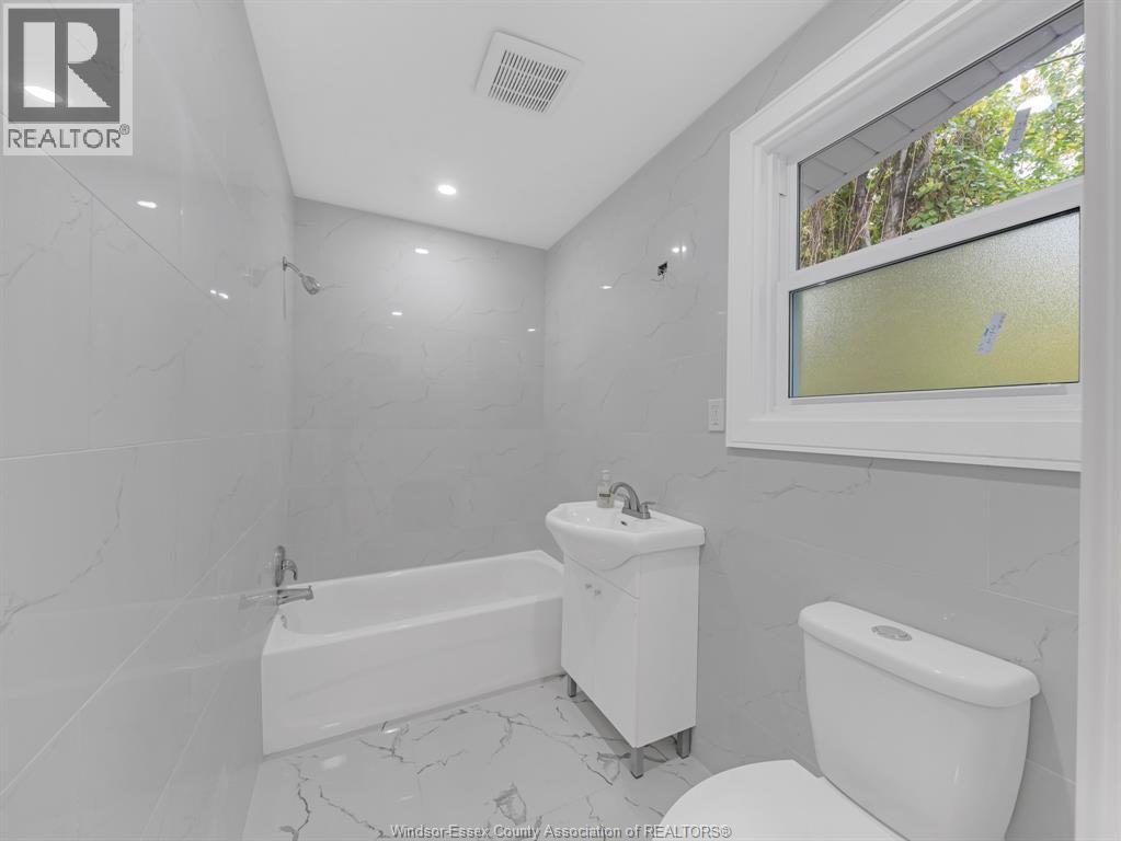 406 Partington, Windsor, Ontario  N9B 2N5 - Photo 10 - 26011555