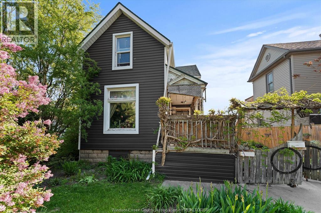 552 PARENT, Windsor, Ontario