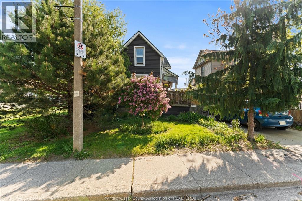 552 Parent, Windsor, Ontario  N9A 3J8 - Photo 4 - 26011730