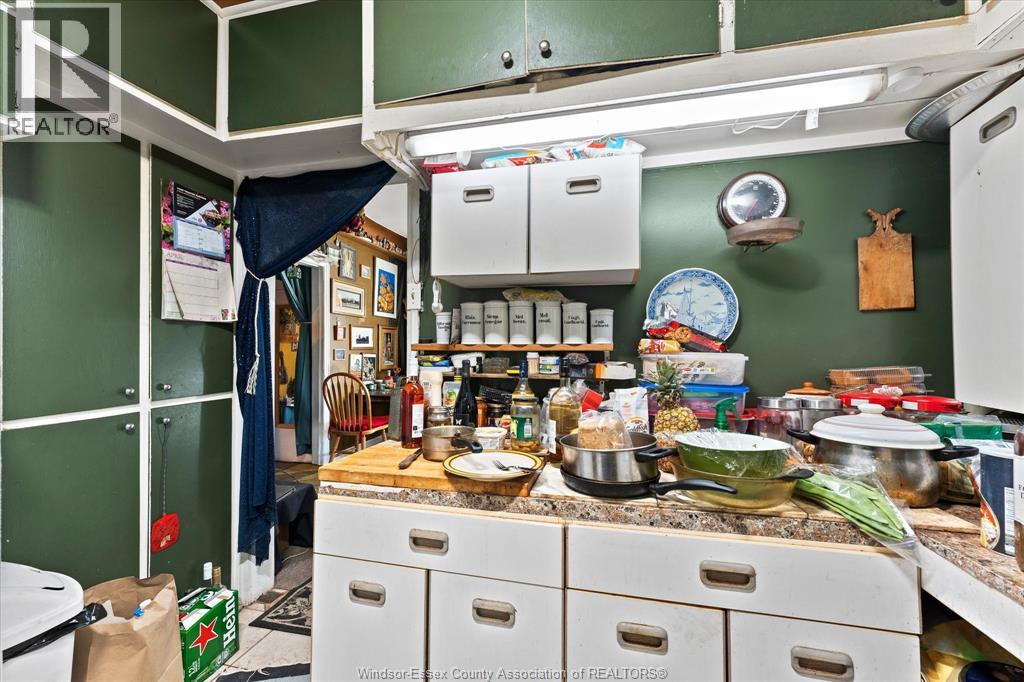 552 Parent, Windsor, Ontario  N9A 3J8 - Photo 8 - 26011730