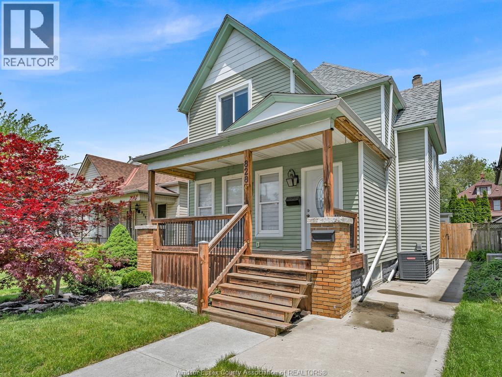 828 Lincoln, Windsor, Ontario  N8Y 2H1 - Photo 4 - 26011753