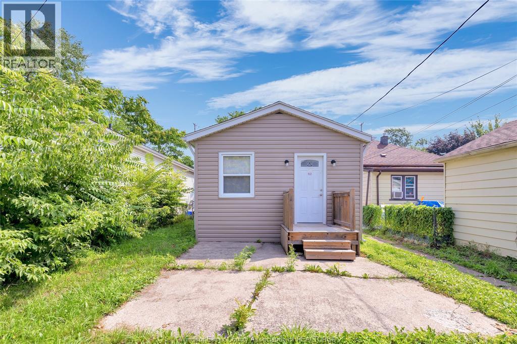 953 Henry Ford, Windsor, Ontario  N8Y 2T3 - Photo 3 - 26011785