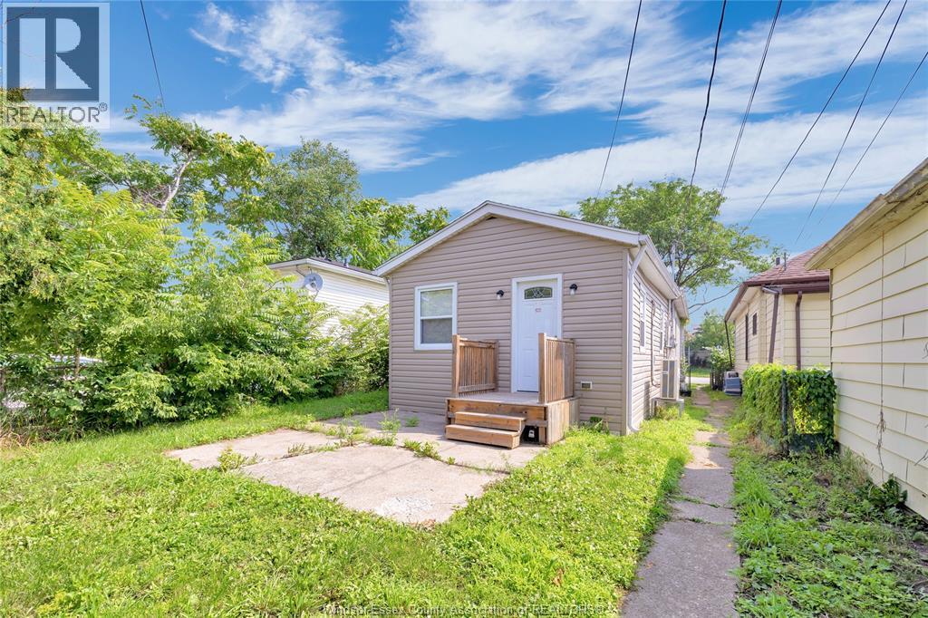 953 Henry Ford, Windsor, Ontario  N8Y 2T3 - Photo 4 - 26011785