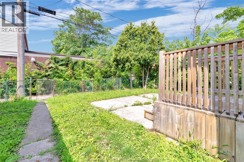953 Henry Ford, Windsor, Ontario  N8Y 2T3 - Photo 5 - 26011785