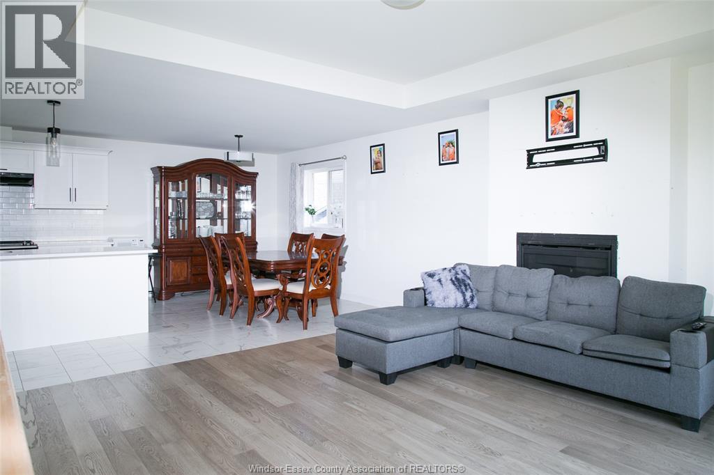 1063 Aspen Ridge Crescent, Lakeshore, Ontario  N0R 1A0 - Photo 5 - 26011328