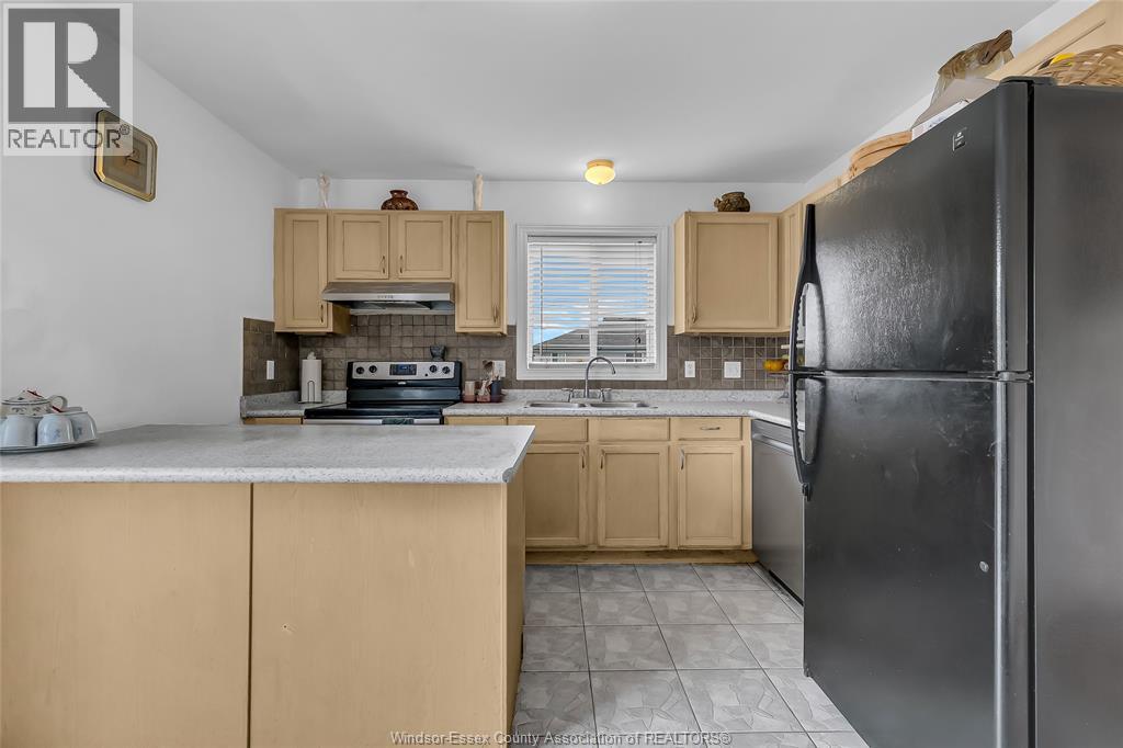 2401 St. Patricks, Windsor, Ontario  N9E 4V9 - Photo 16 - 26011813