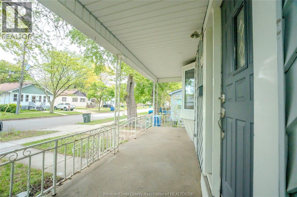 380 Chappell, Windsor, Ontario  N9C 3C7 - Photo 4 - 26011775