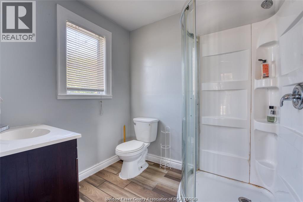 41 Giles Boulevard, Windsor, Ontario  N9A 4B6 - Photo 3 - 26011941
