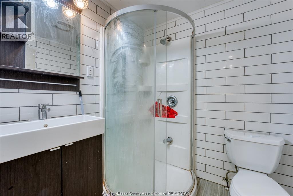 41 Giles Boulevard, Windsor, Ontario  N9A 4B6 - Photo 4 - 26011941