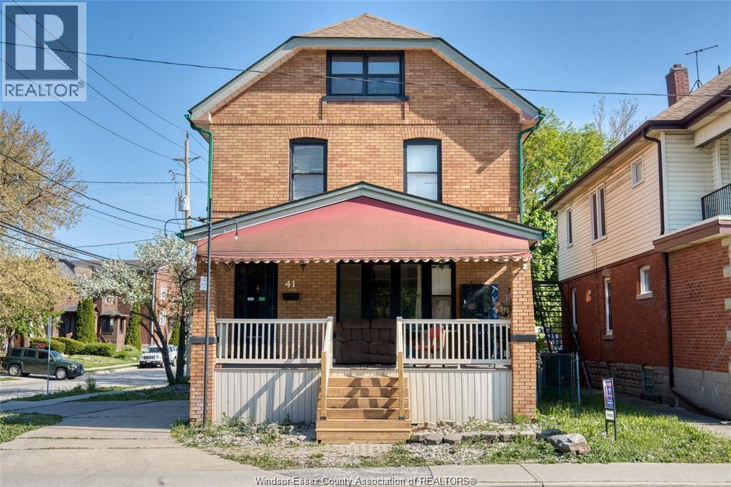 41 Giles Boulevard, Windsor, Ontario  N9A 4B6 - Photo 1 - 26011940