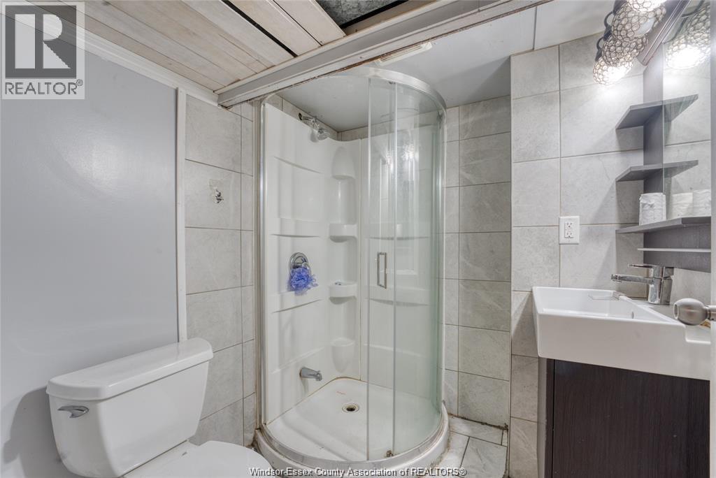 41 Giles Boulevard, Windsor, Ontario  N9A 4B6 - Photo 7 - 26011940
