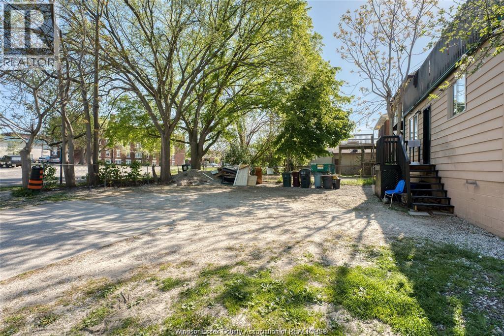 41 Giles Boulevard, Windsor, Ontario  N9A 4B6 - Photo 8 - 26011940