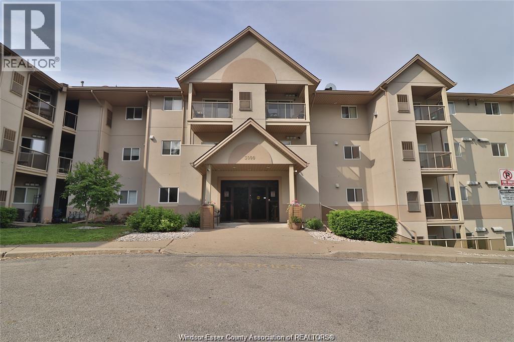 3000 Sandwich Street Unit# 201, Windsor, Ontario  N9C 4G3 - Photo 1 - 26012006