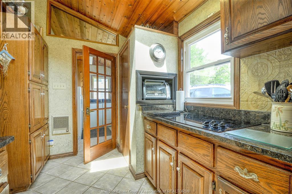 1047 Front Road South, Amherstburg, Ontario  N9V 2M4 - Photo 11 - 26012016
