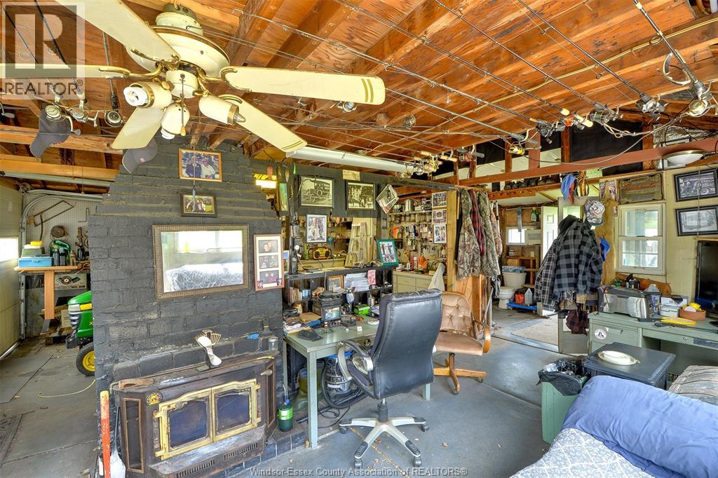 1047 Front Road South, Amherstburg, Ontario  N9V 2M4 - Photo 34 - 26012016