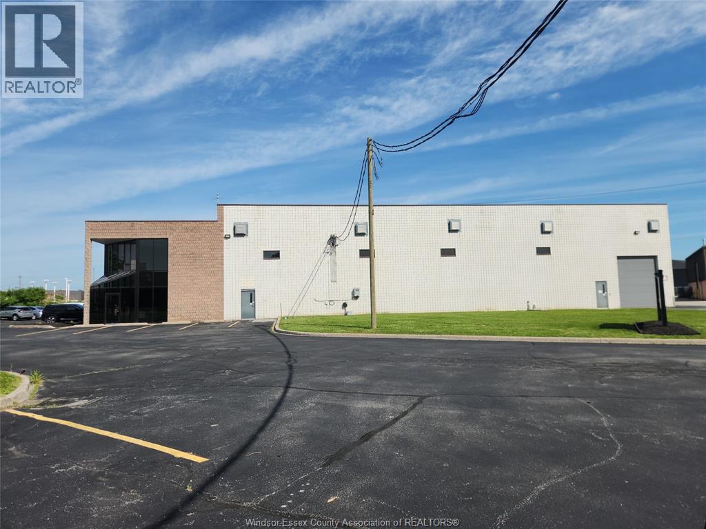 2516 Binder Crescent, Tecumseh, Ontario  N0R 1L0 - Photo 2 - 26012142