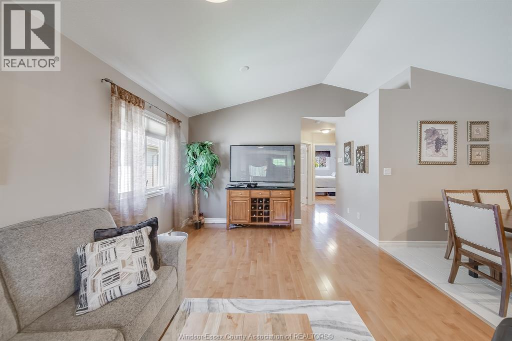 22 Villa Court, Chatham, Ontario  N7L 5P5 - Photo 8 - 26012078