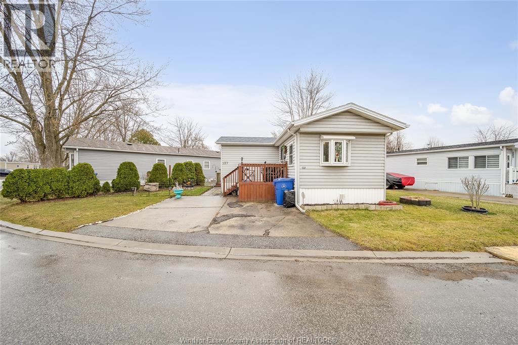 137 Dana Drive, Essex, Ontario  N8K 2A3 - Photo 1 - 26012041