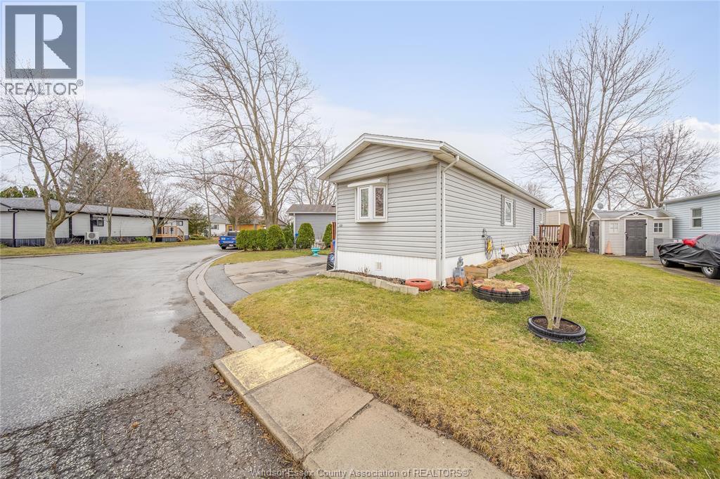 137 Dana Drive, Essex, Ontario  N8K 2A3 - Photo 2 - 26012041