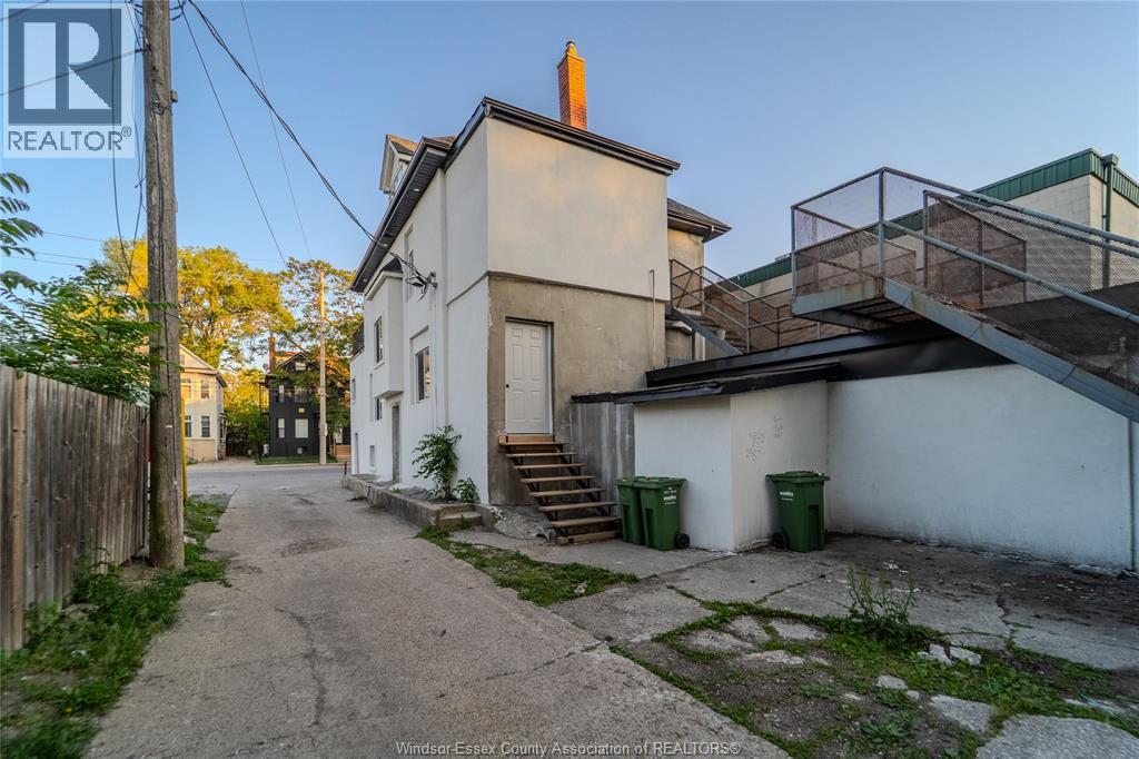 430 Wyandotte Street West, Windsor, Ontario  N9A 5X4 - Photo 4 - 26012182