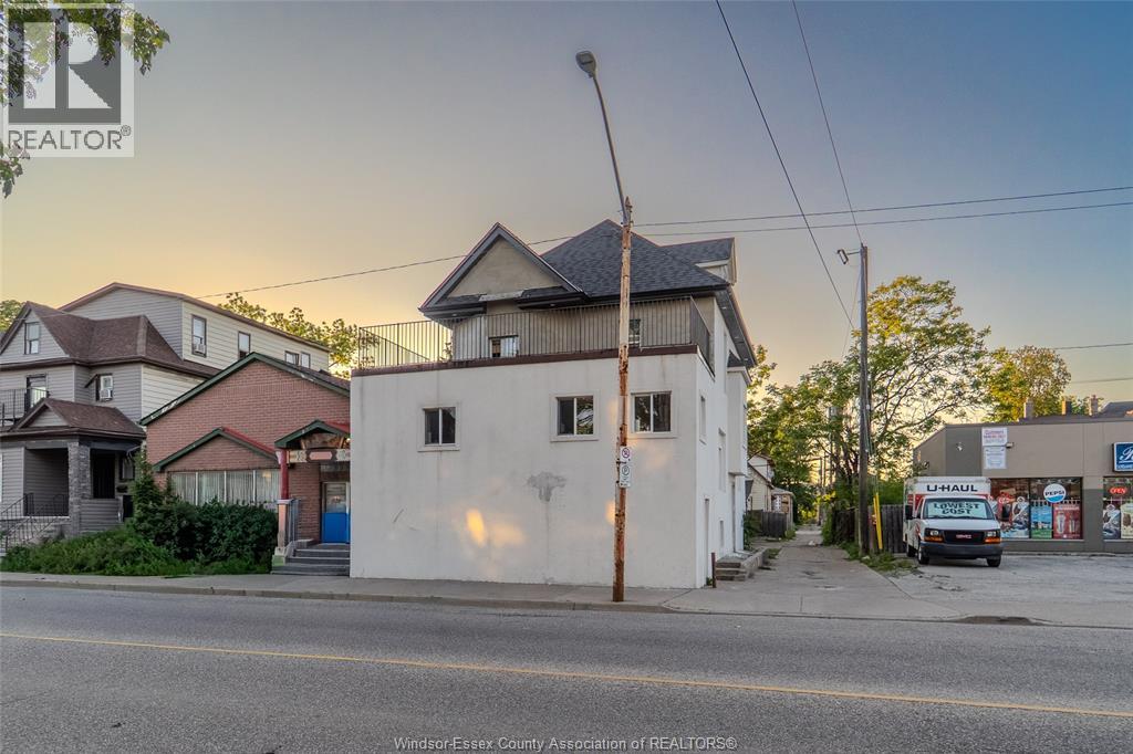 430 Wyandotte Street West, Windsor, Ontario  N9A 5X4 - Photo 3 - 26012225