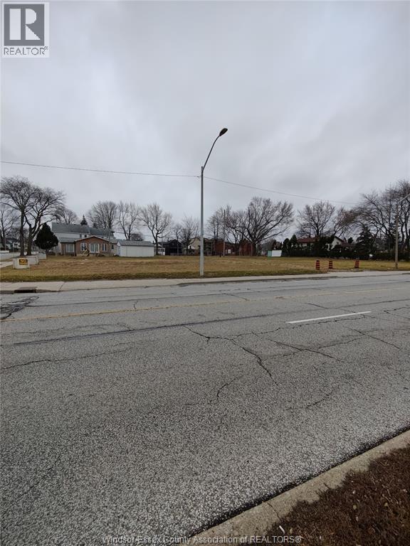 775 Riverside Drive East, Windsor, Ontario  N9A 2T3 - Photo 2 - 26012204