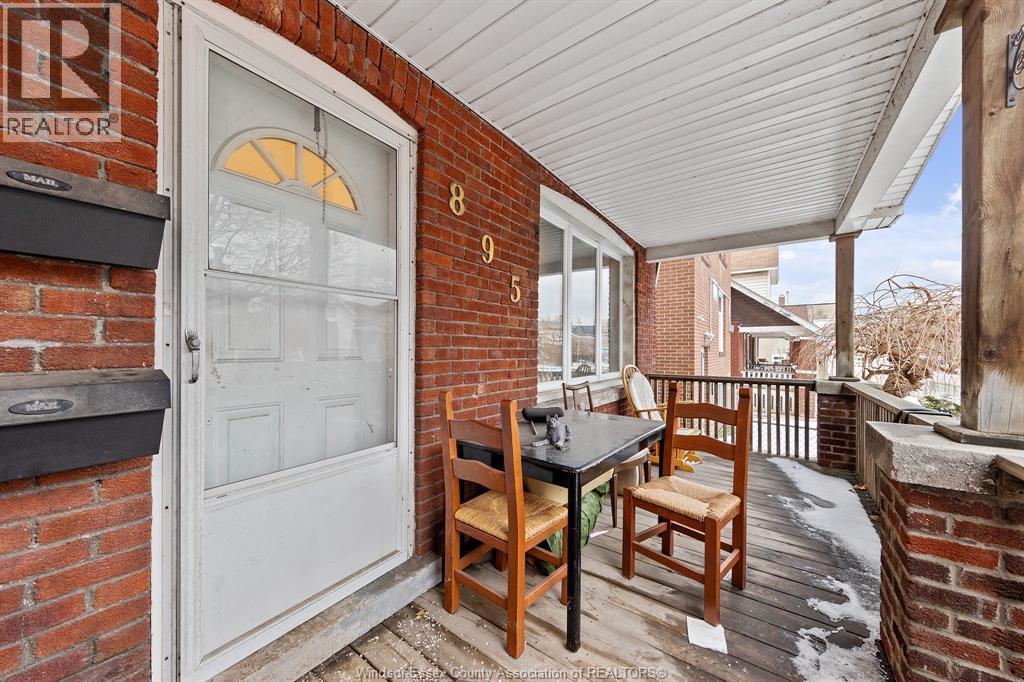 895 Pillette, Windsor, Ontario  N8Y 3B4 - Photo 4 - 26012331