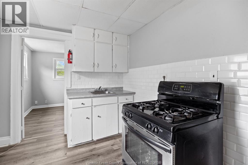 374 Campbell, Windsor, Ontario  N9H 2B3 - Photo 11 - 26012449