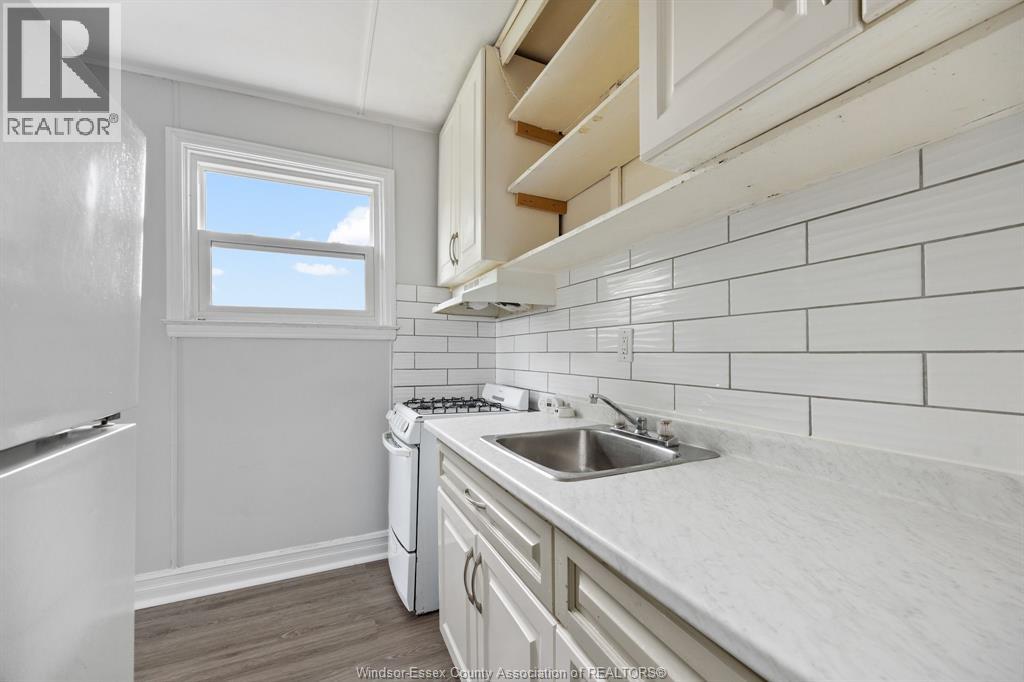 374 Campbell, Windsor, Ontario  N9H 2B3 - Photo 4 - 26012449
