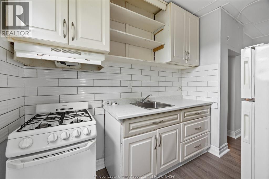 374 Campbell, Windsor, Ontario  N9H 2B3 - Photo 5 - 26012449
