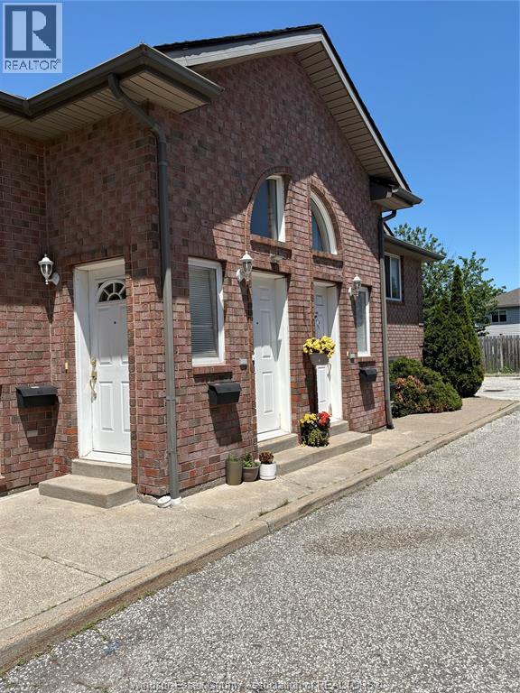 2290 DAYTONA AVENUE, Windsor, Ontario
