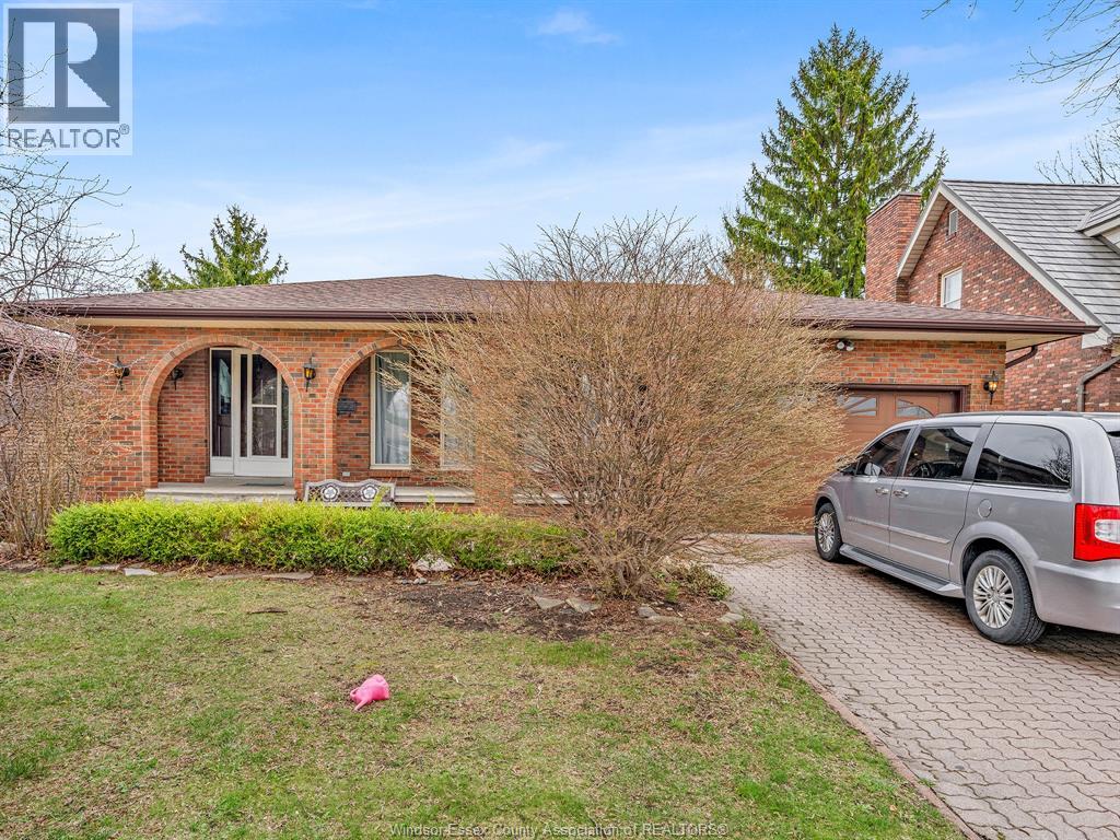 2880 ST. CLAIR AVENUE, Windsor, Ontario