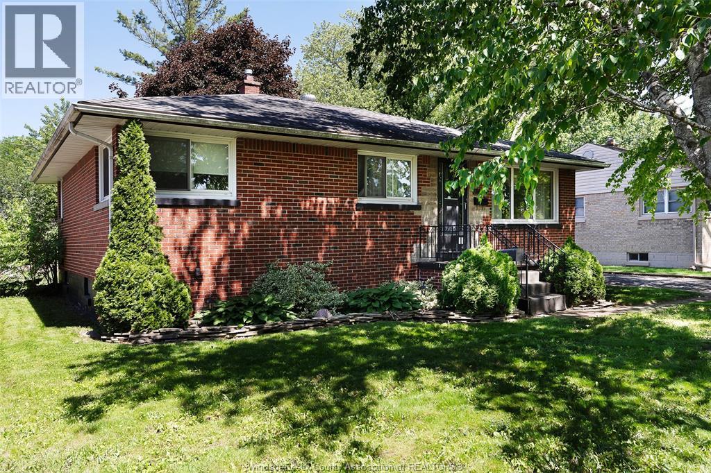 3668 Mckay, Windsor, Ontario  N9E 2S2 - Photo 4 - 26012625