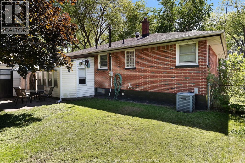 3668 Mckay, Windsor, Ontario  N9E 2S2 - Photo 8 - 26012625
