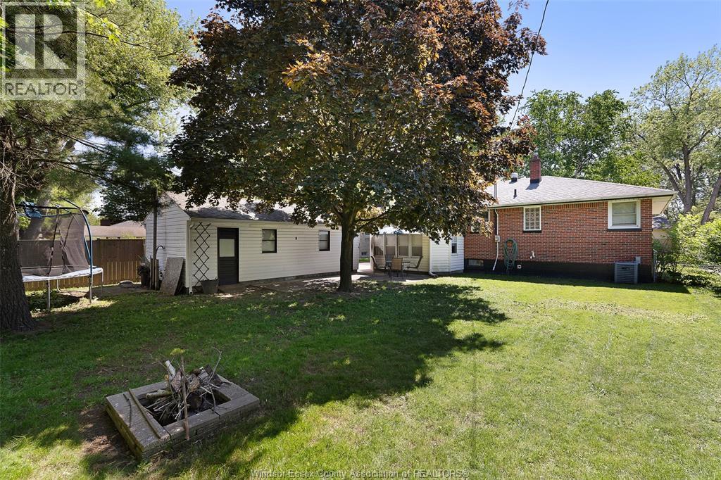 3668 Mckay, Windsor, Ontario  N9E 2S2 - Photo 9 - 26012625