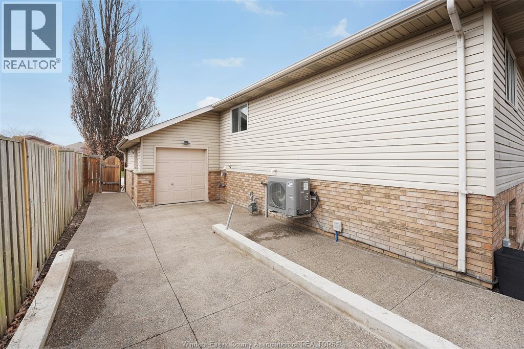 3888 Aristotle Crescent, Windsor, Ontario  N9G 2N9 - Photo 39 - 26012738