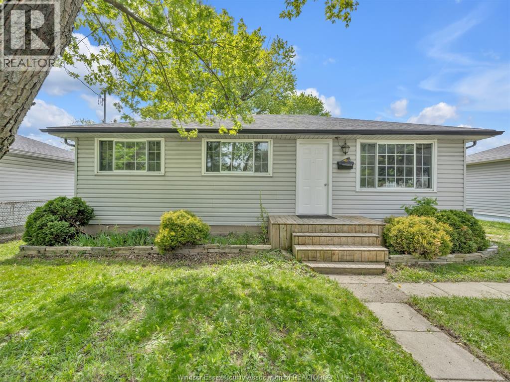 1583 Ferndale Avenue, Windsor, Ontario  N8T 2K3 - Photo 1 - 26012792