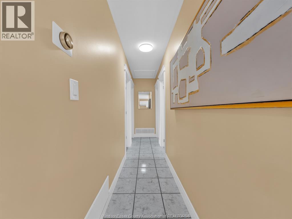 1583 Ferndale Avenue, Windsor, Ontario  N8T 2K3 - Photo 11 - 26012792