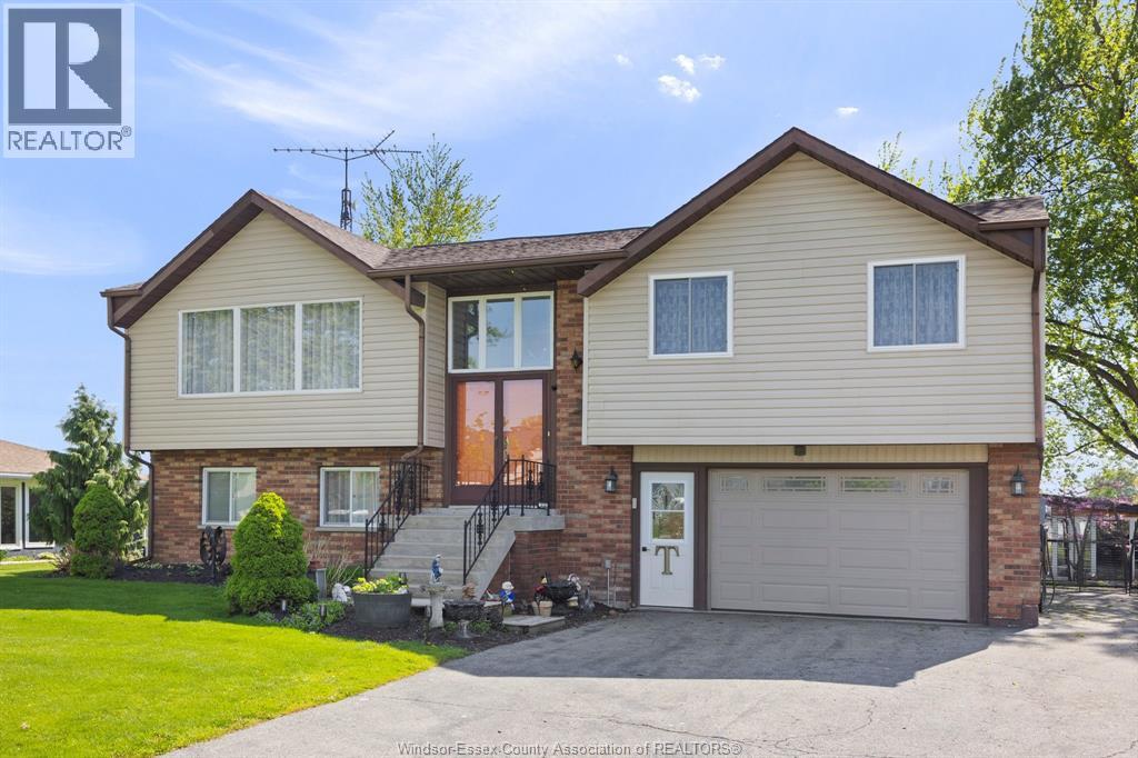 19079 BLUE WATER AVENUE, Lakeshore, Ontario
