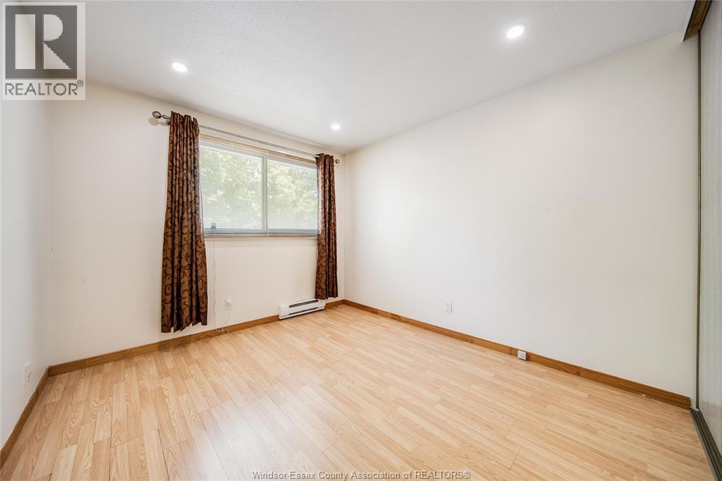 1229 Arncliffe, Windsor, Ontario   - Photo 23 - 26012378