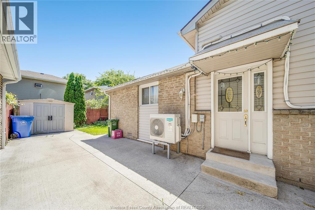 1229 Arncliffe, Windsor, Ontario   - Photo 34 - 26012378