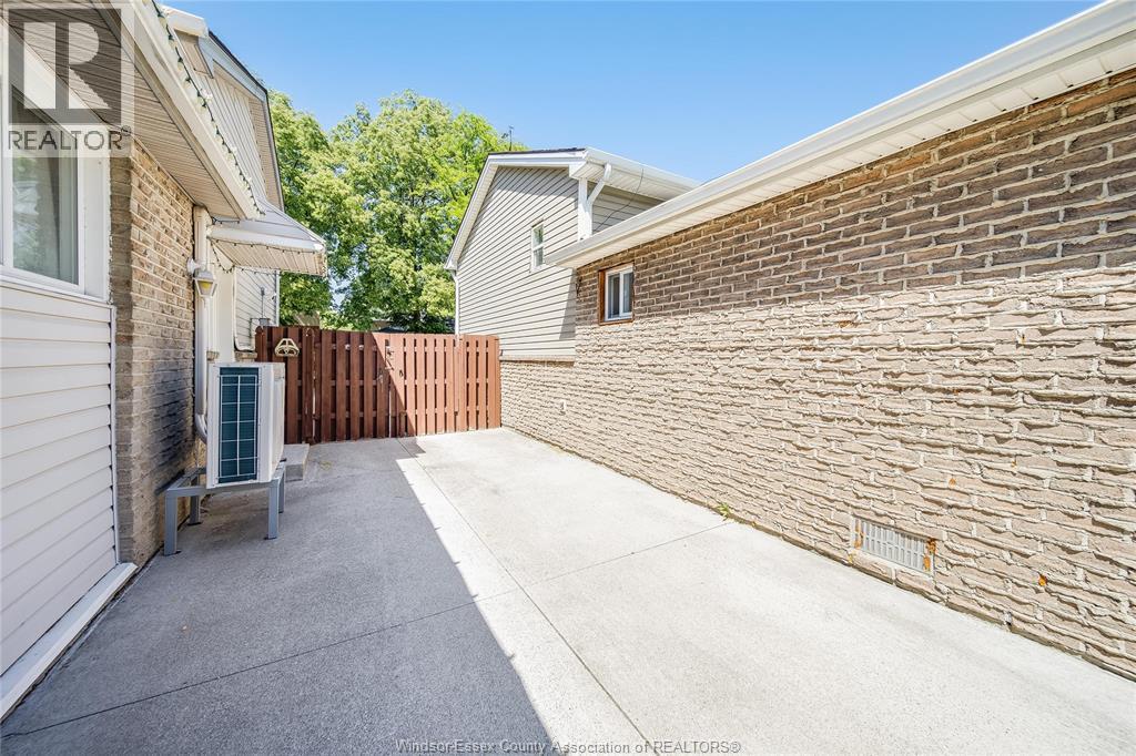 1229 Arncliffe, Windsor, Ontario   - Photo 35 - 26012378