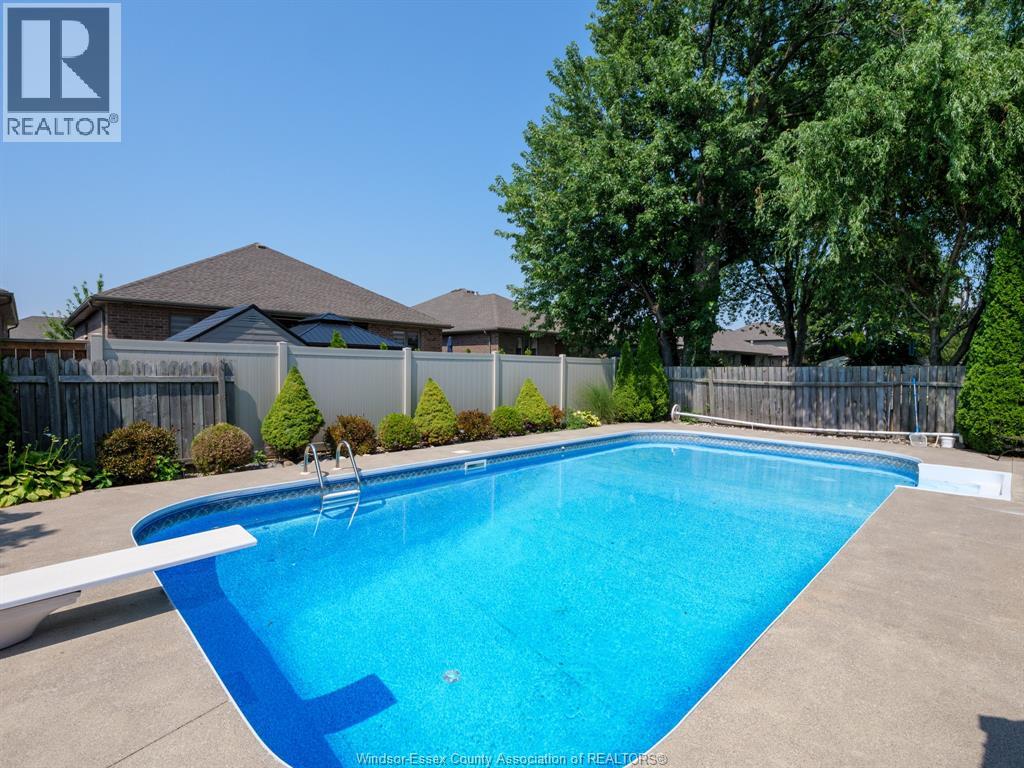 12033 St Thomas, Tecumseh, Ontario  N8N 3V6 - Photo 33 - 26012831