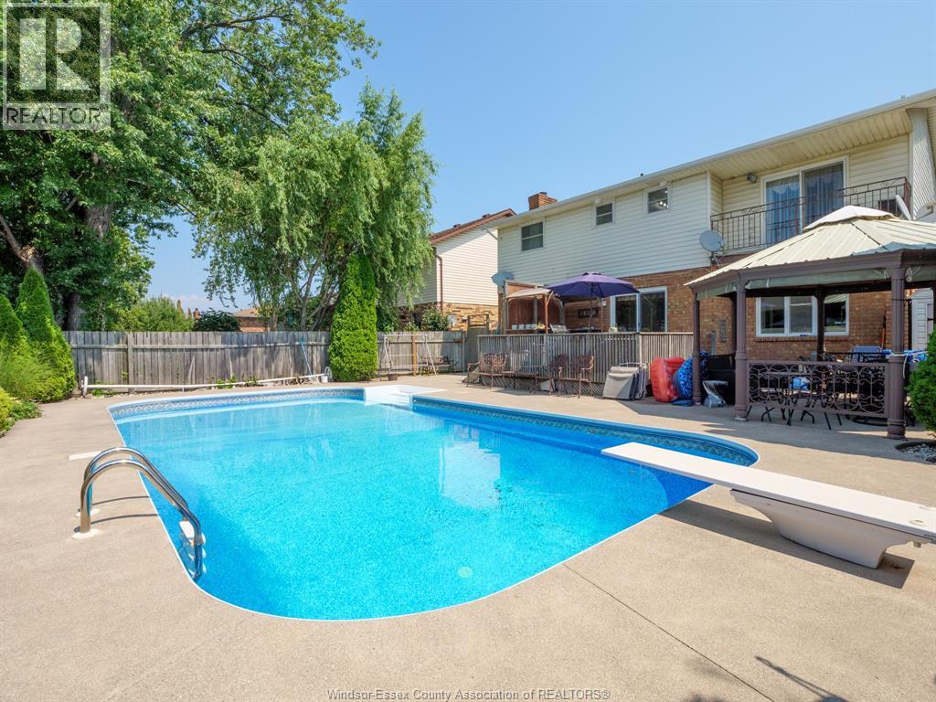 12033 St Thomas, Tecumseh, Ontario  N8N 3V6 - Photo 34 - 26012831