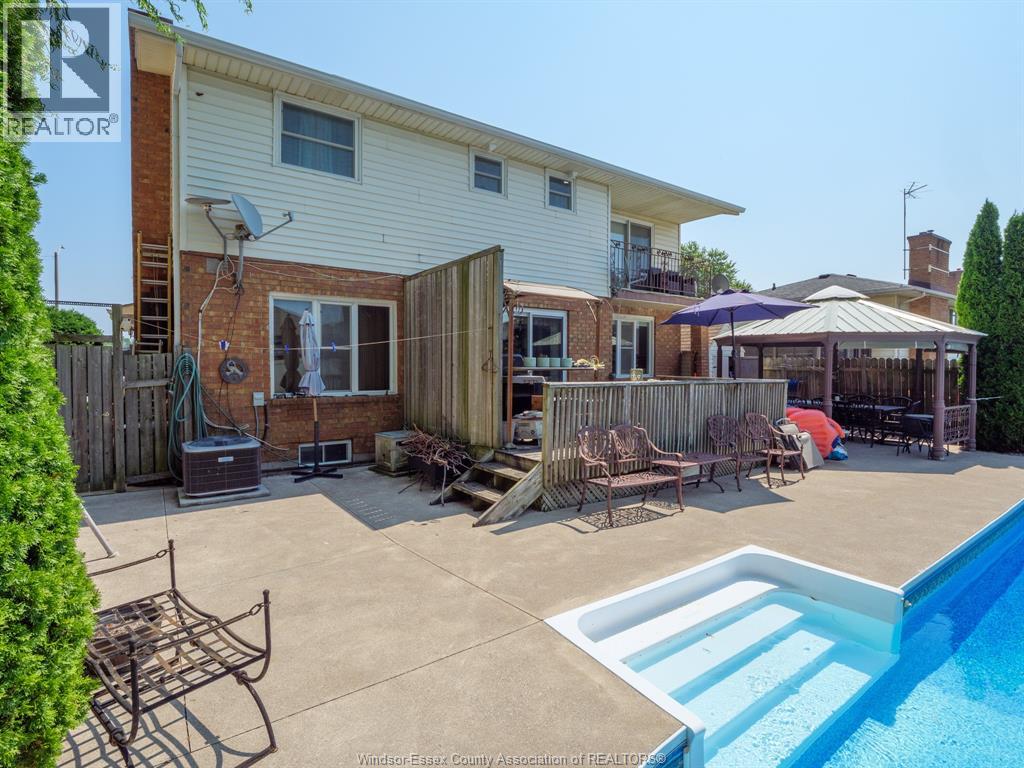 12033 St Thomas, Tecumseh, Ontario  N8N 3V6 - Photo 36 - 26012831