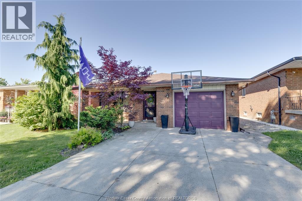 2841 GARVEY CRESCENT, Windsor, Ontario