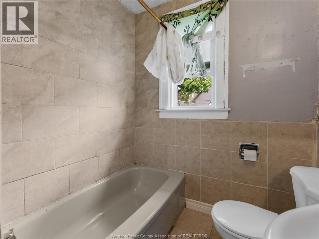 1046-1048 Pelissier, Windsor, Ontario  N9A 4L7 - Photo 12 - 26013020