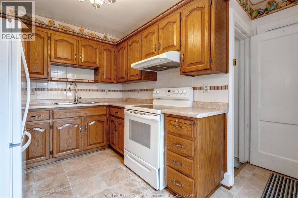 2279 Lillian Avenue, Windsor, Ontario  N8X 4B1 - Photo 10 - 26013024
