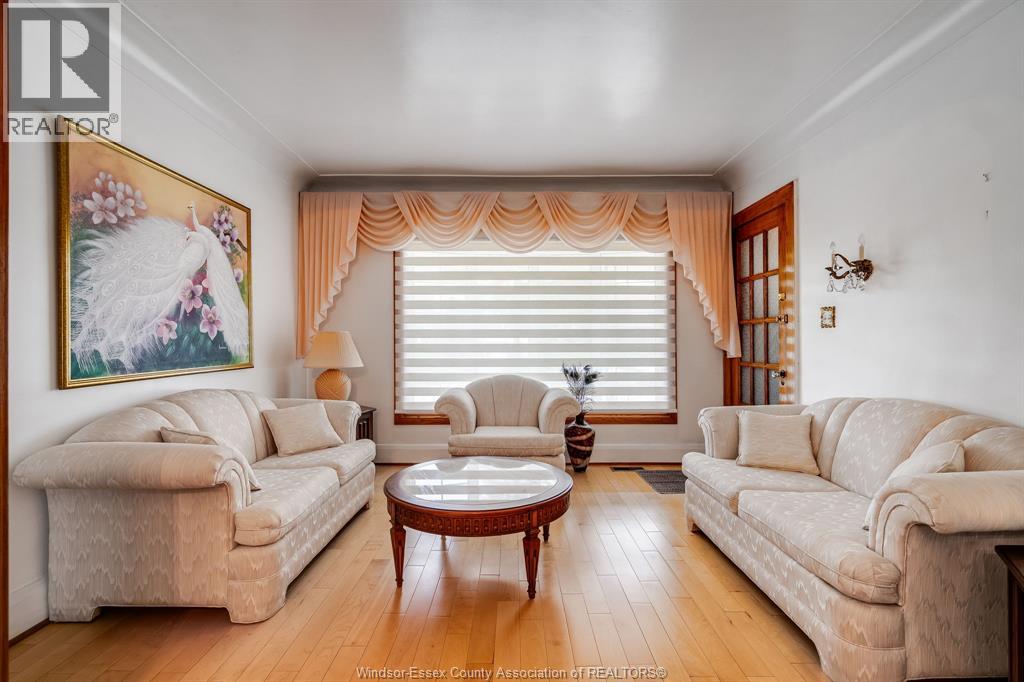 2279 Lillian Avenue, Windsor, Ontario  N8X 4B1 - Photo 4 - 26013024